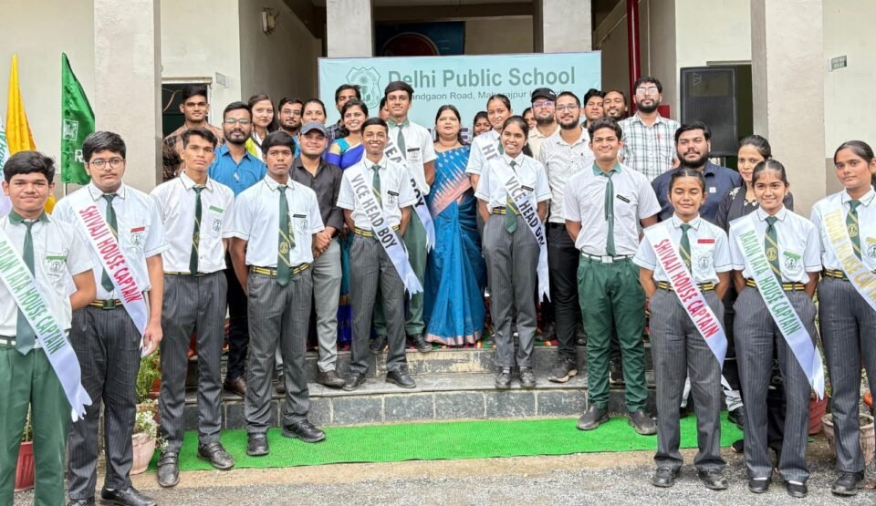 दिल्ली पब्लिक स्कूल मे कारगिल विजय दिवस पर विशेष सभा एवं अलंकरण व शपथ ग्रहण समारोह का आयोजन