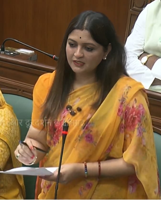 पंडरिया विधायक भावना बोहरा ने विधानसभा में डायल 112 आपातकालीन सेवा के टेंडर प्रक्रिया, महिला उत्पीड़न एवं शिशुओं के वैक्सीन भण्डारण के संबंध में पूछा प्रश्न?